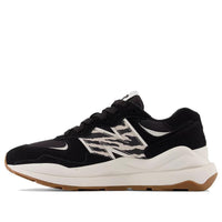 (WMNS) New Balance 57/40 'Black White' W5740APA