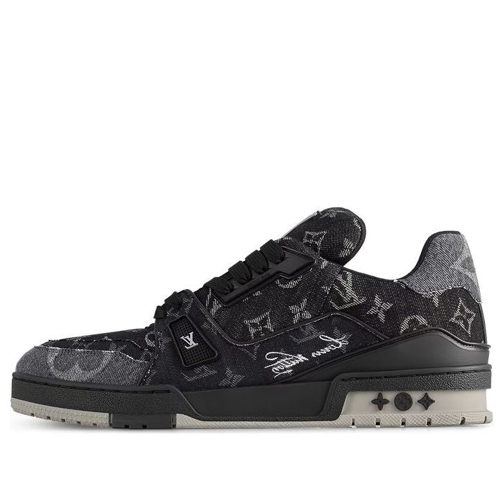 حذاء رياضي LOUIS VUITTON LV Trainer "أسود رمادي من قماش الدنيم بنقشة مونوغرام" 1AC4ZB