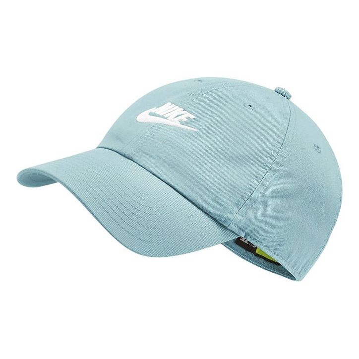 قبعة Nike Sportswear Heritage86 Futura Washed باللون الأبيض الفاتح 913011-382