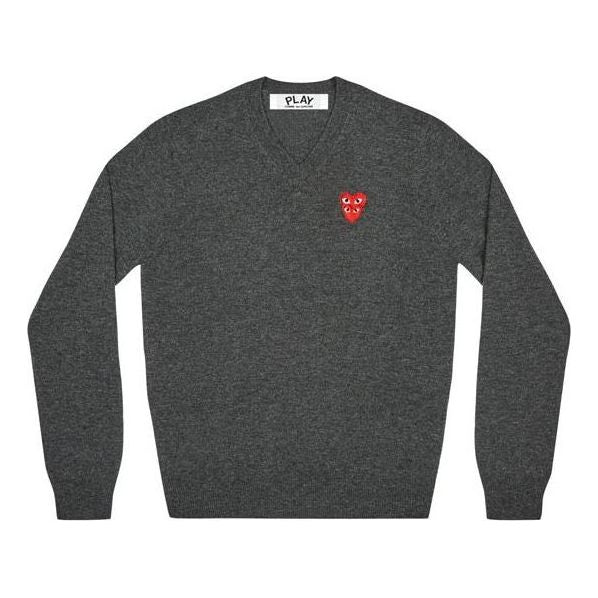 COMME des GARCONS PLAY بلوفر برقبة على شكل حرف V شعار أحمر "رمادي" AZ-N074-051-2