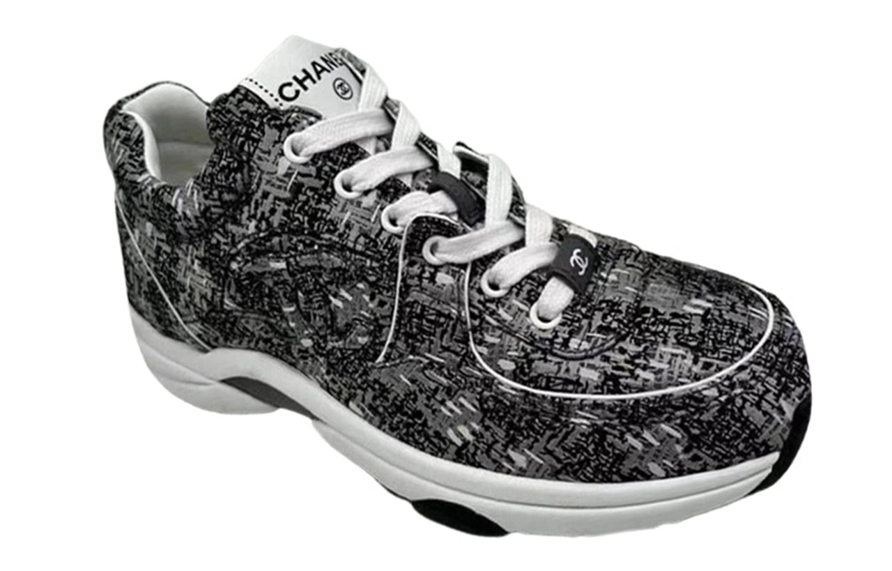 CHANEL Low-Top Casual Shoes Women's Black White