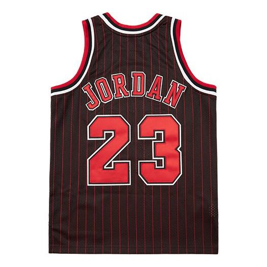 Mitchell & Ness x NBA Chicago Bulls 1996-97 Swingman Jersey 'Michael Jordan 23' 3N2B7BMJ1-BULMJ