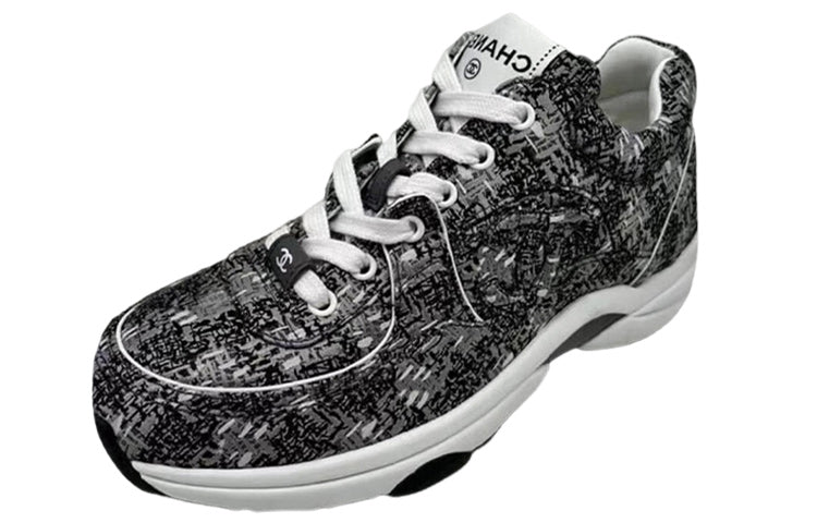 CHANEL Low-Top Casual Shoes Women's Black White