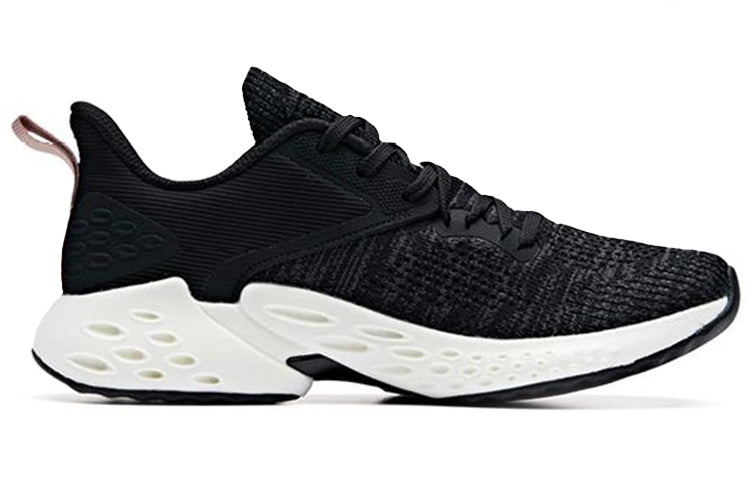 (WMNS) ANTA Running Series Sneakers 'Black Wormhole Technology' 12935588-1