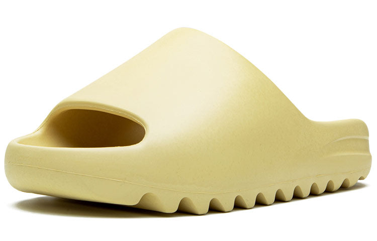 adidas Yeezy Slide 'Desert Sand' FW6344