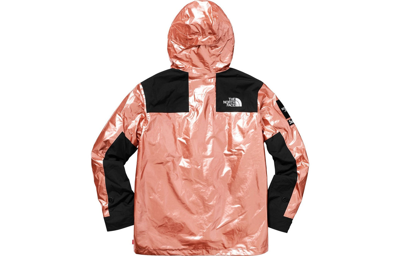 جاكيت باركا معدني من Supreme x The North Face باللون الذهبي الوردي SUP-SS18-603