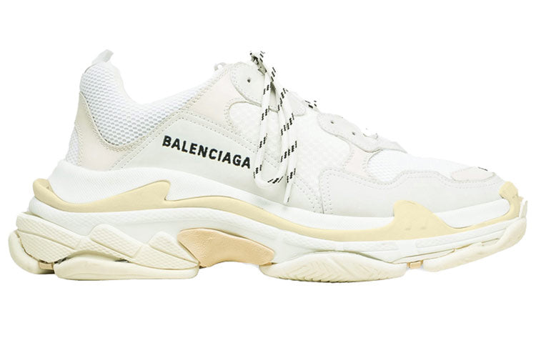 حذاء رياضي Balenciaga Triple S باللون الأبيض تان 2018 534217W09E19000