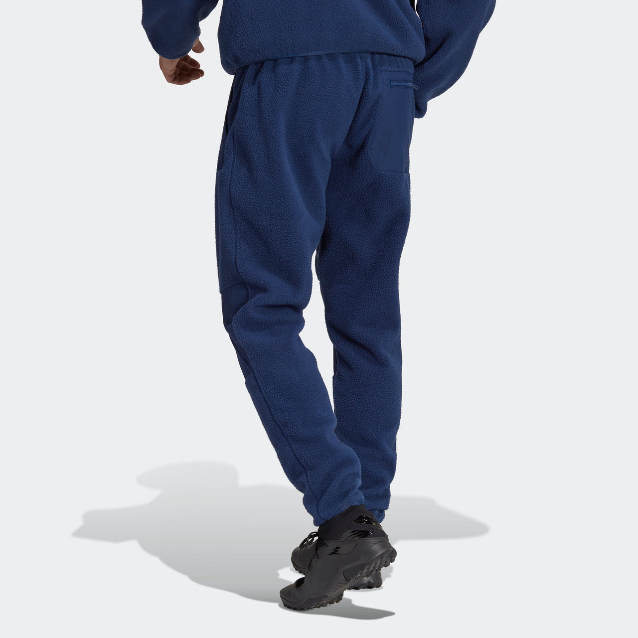 adidas Logo HE8918