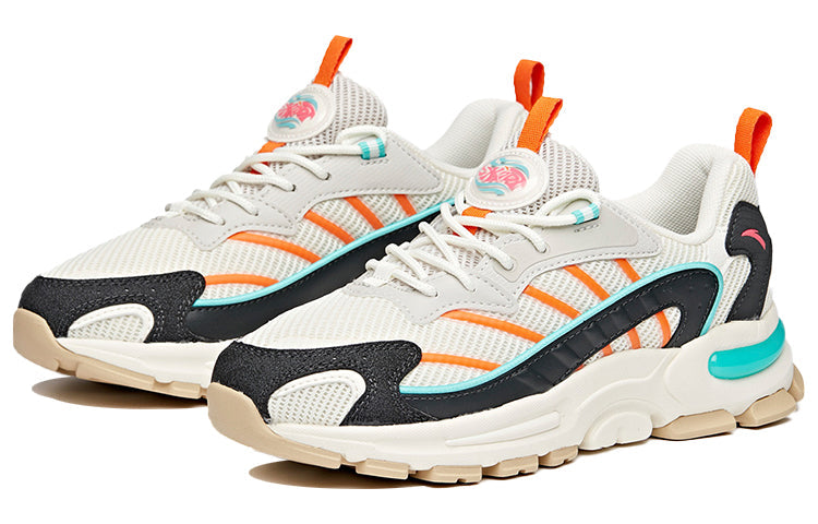 (WMNS) ANTA Millennium Glacier 'White Grey Black' 122028899-4