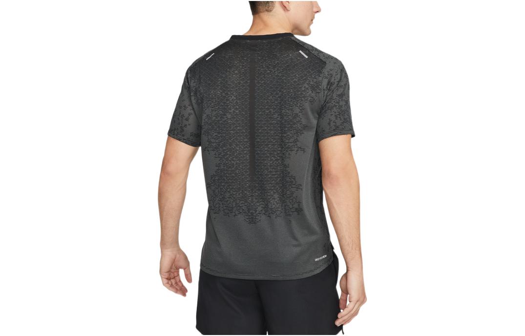 Men's Nike Reflective Printing Solid Color Short Sleeve Running Black T-Shirt DM4766-010