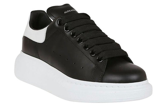 (WMNS) Alexander McQueen Oversized Sneaker 'Black White' 553770WHGP5-1070