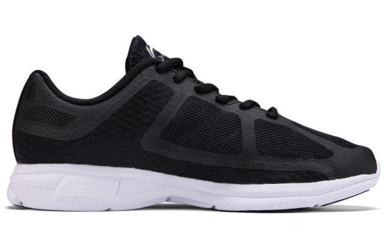 (WMNS) Li-Ning Casual Light Weight Running Shoes 'Black White' ARBQ032-4