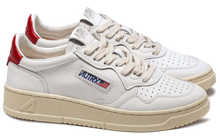 (WMNS) Autry Medalist Leather Low 'White Red' AULW-LL21