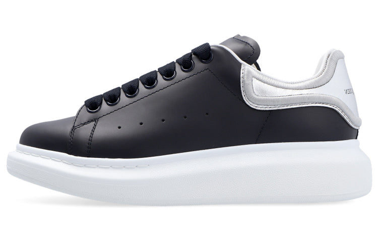 (WMNS) Alexander McQueen Larry Oversized Sneakers 'Black White' 685666WIBN64063