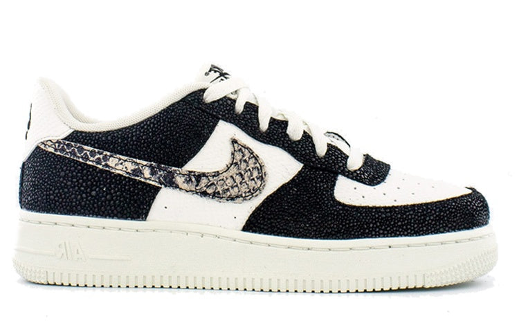 (GS) Nike Air Force 1 Low LV8 'Snakeskin' 820438-111