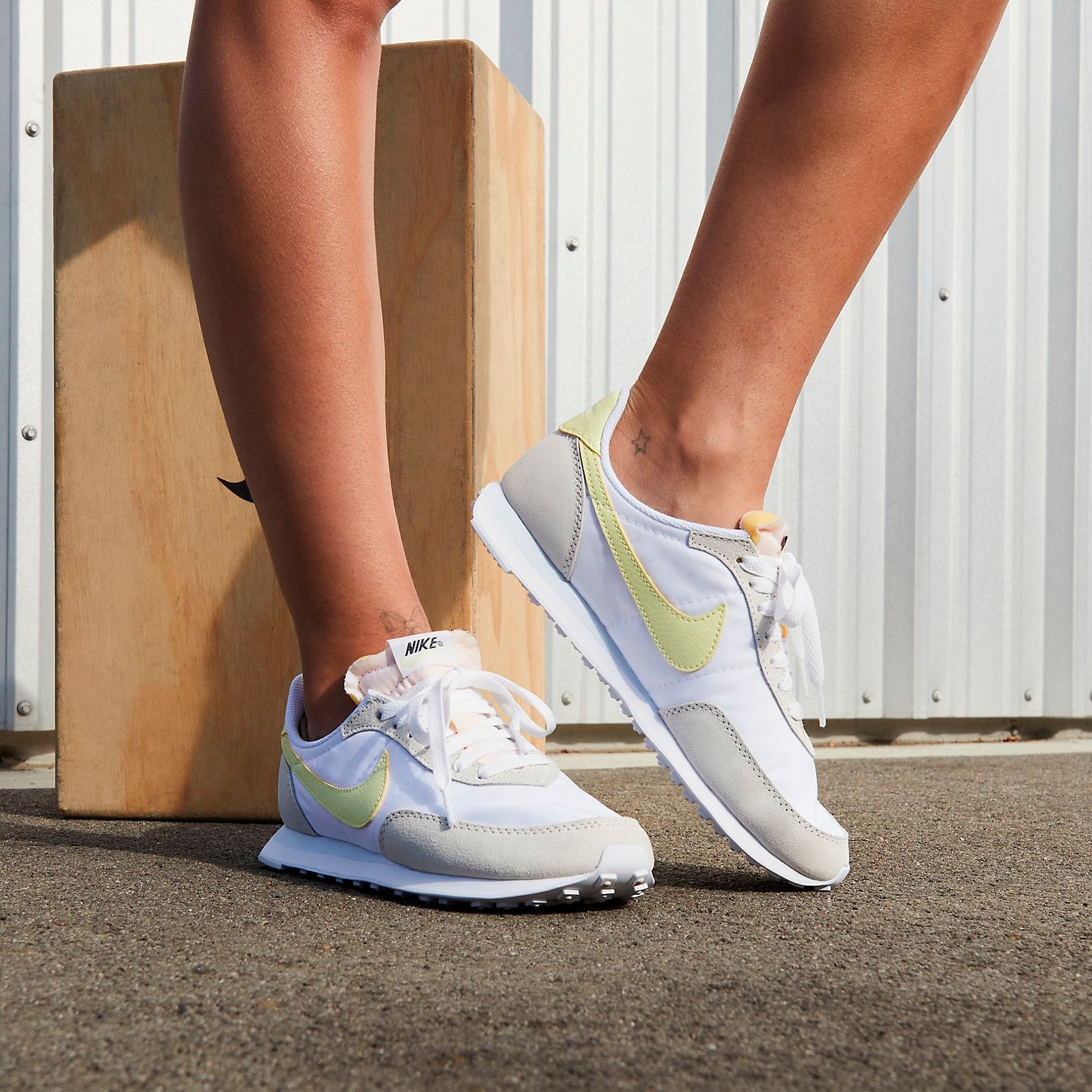 (WMNS) Nike Waffle Trainer 2 'Beige' DA8291-102