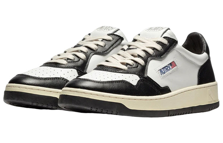 (WMNS) Autry Medalist Low Leather 'Black White' AULW-WB01