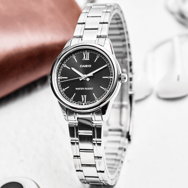 CASIO Quartz Waterproof SilverBlack Analog LTP-V005D-1B2