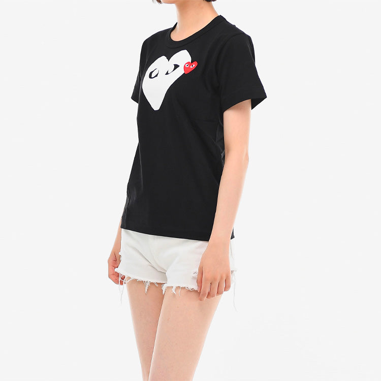 (WMNS) COMME des GARCONS PLAY Emblem Heart Tee 'Black' AZ-T115-051-1