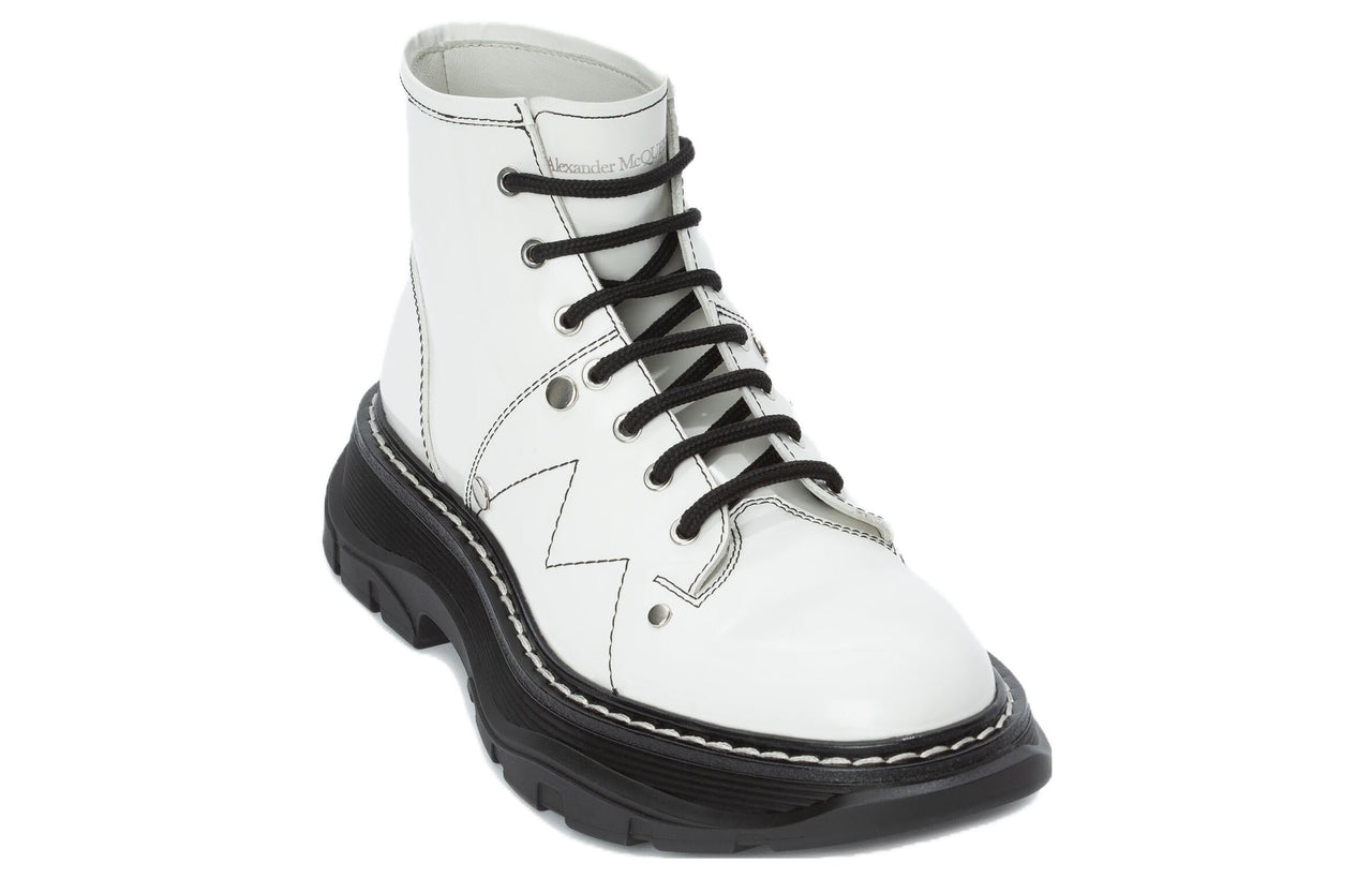 (WMNS) Alexander McQueen Tread Slick Boot 'Ivory Black' 595469WHQSG9089