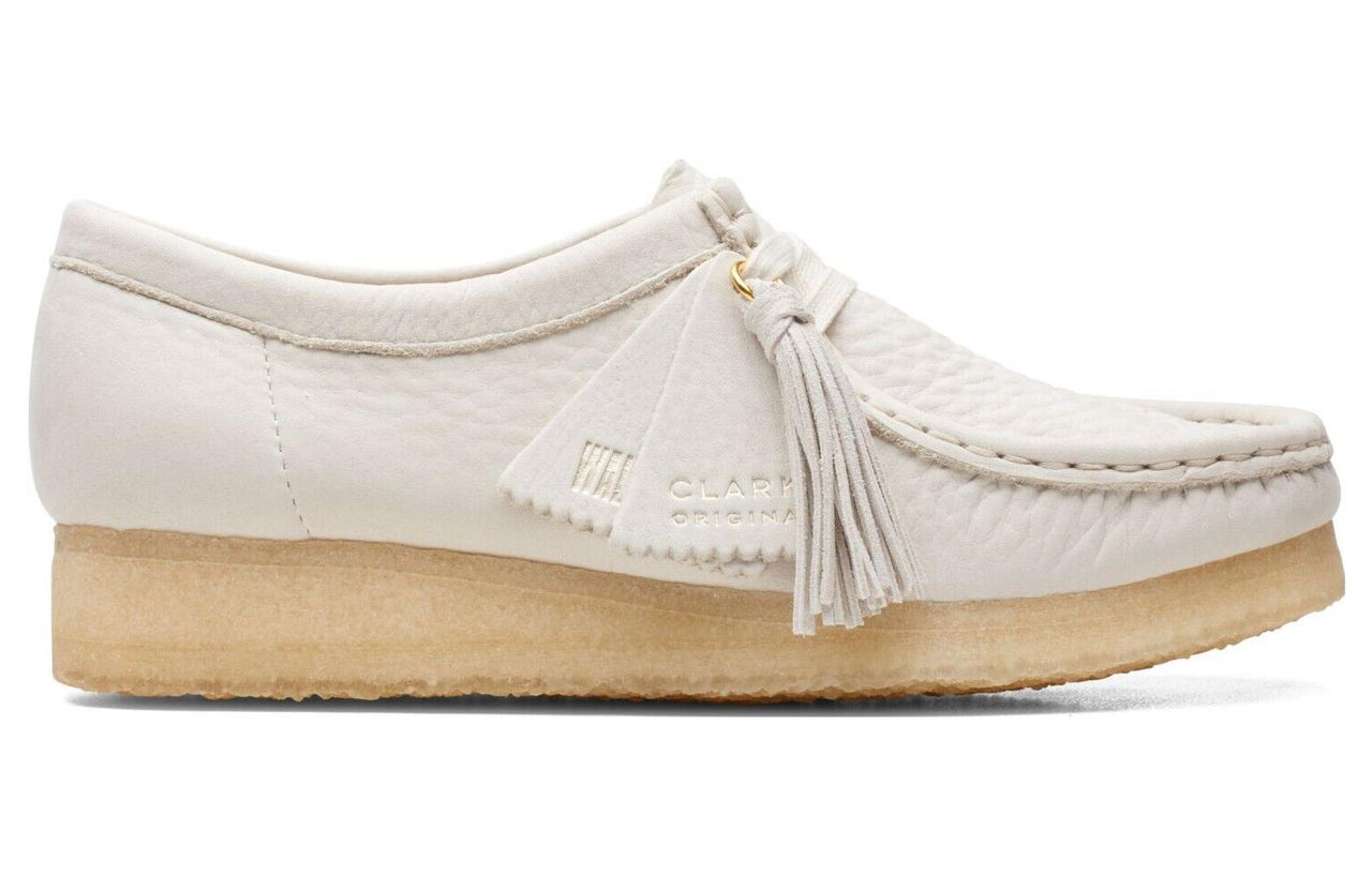 (WMNS) Clarks Wallabee 'White Nubuck' 26165560