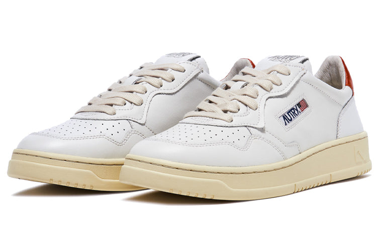 (WMNS) Autry Medalist Low Leather 'White Rust Cream' AULW-LL48