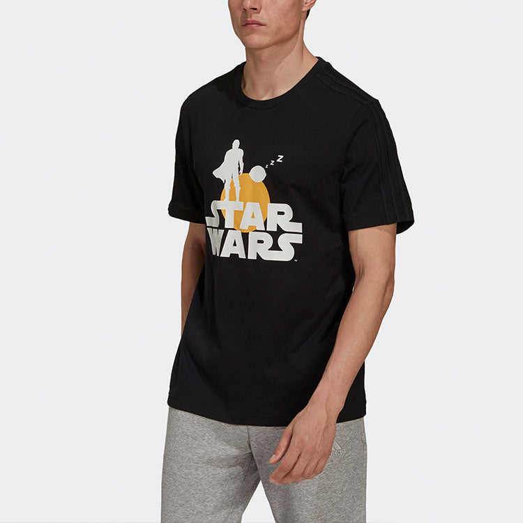 تيشيرت أديداس x ستار وورز كروس أوفر M Str Wrs Mnd T مطبوع عليه Star War Subject برقبة دائرية وأكمام قصيرة أسود GS6224