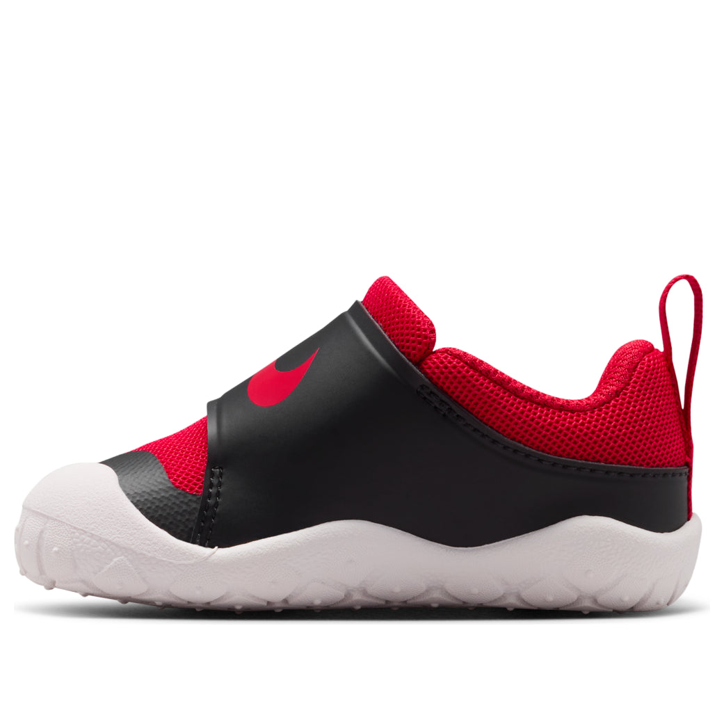 (TD) Nike Swoosh 1 Essential 'Black University Red' HV5043-002