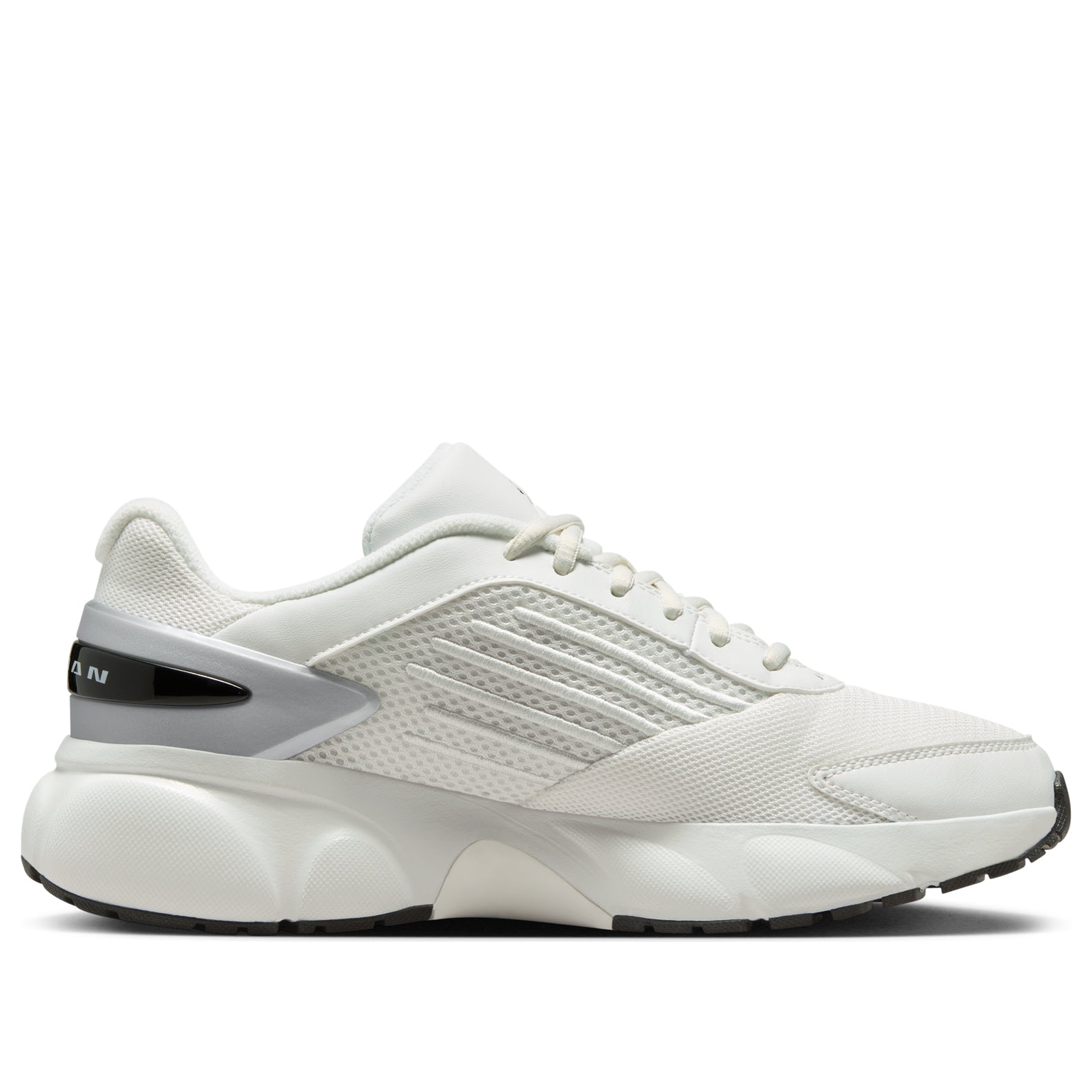 (WMNS) Air Jordan Trunner Flow 'Summit White Metallic Silver' IQ0701-101