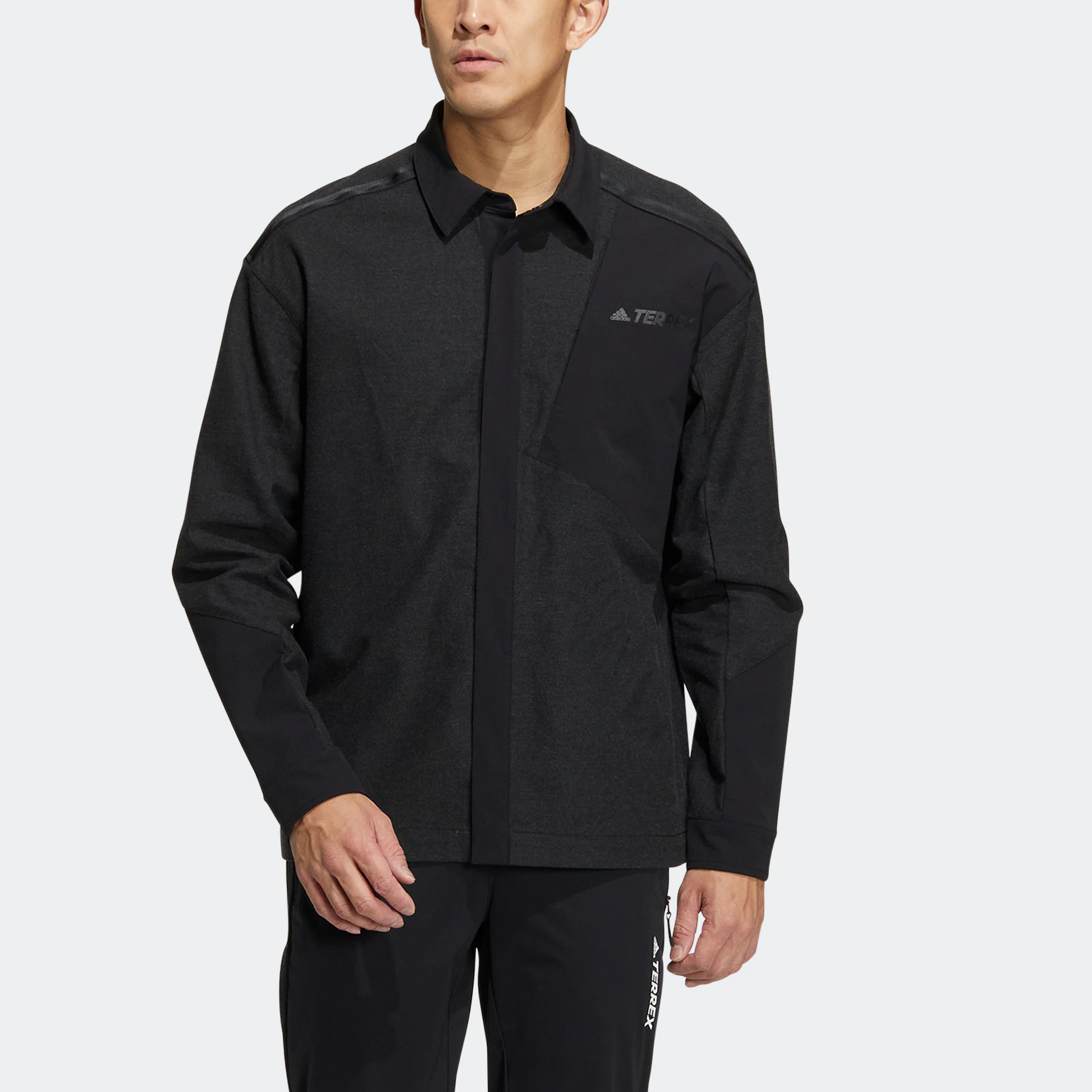 Men's adidas Terrex Voyg Ls s Solid Color Chest Zipper Pocket Detail Long Sleeves Black Shirt HN2038