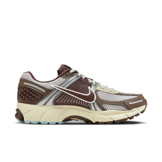 (WMNS) Nike Air Zoom Vomero 5 'Earth Fossil' FD9920-022