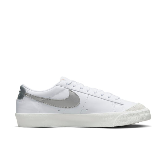 (WMNS) Nike Blazer Low '77 'White Metallic Silver' DC4769-113