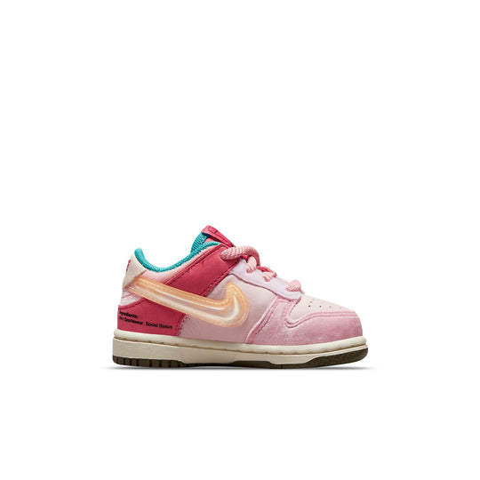 (TD) Nike Social Status x Dunk Low 'Strawberry Milk' DM3350-600