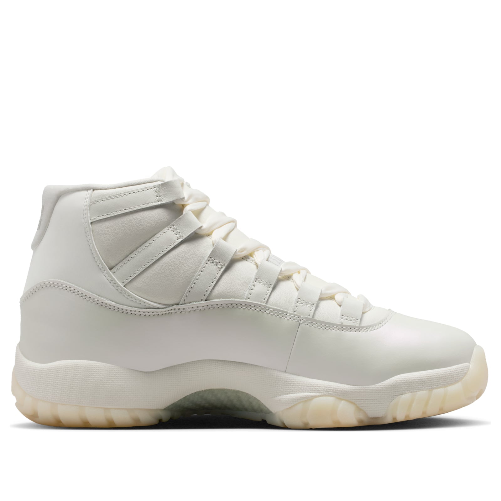 (WMNS) Air Jordan 11 Retro 'Pearl' AR0715-110