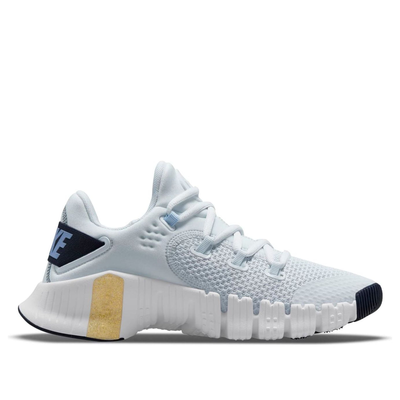 (WMNS) Nike Free Metcon 4 'Pure Platinum Metallic Gold Coin' CZ0596-049