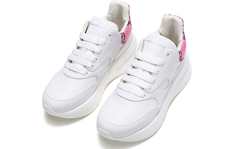(WMNS) Alexander McQueen Oversized Snake Print Runner Sneakers 'White Pink' 586410WHXI39924