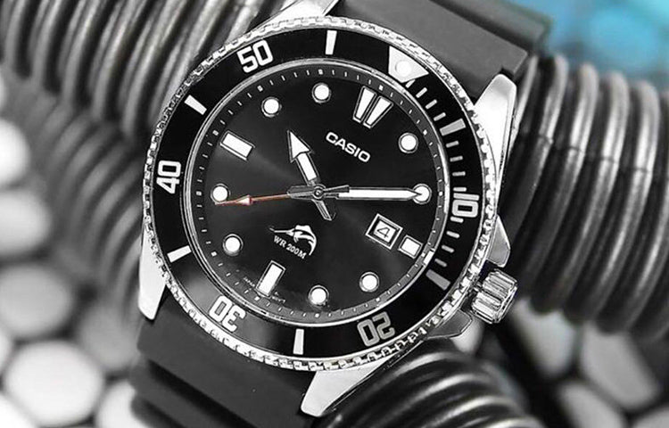 CASIO Waterproof Sports Quartz Mens Black Analog MDV106-1A