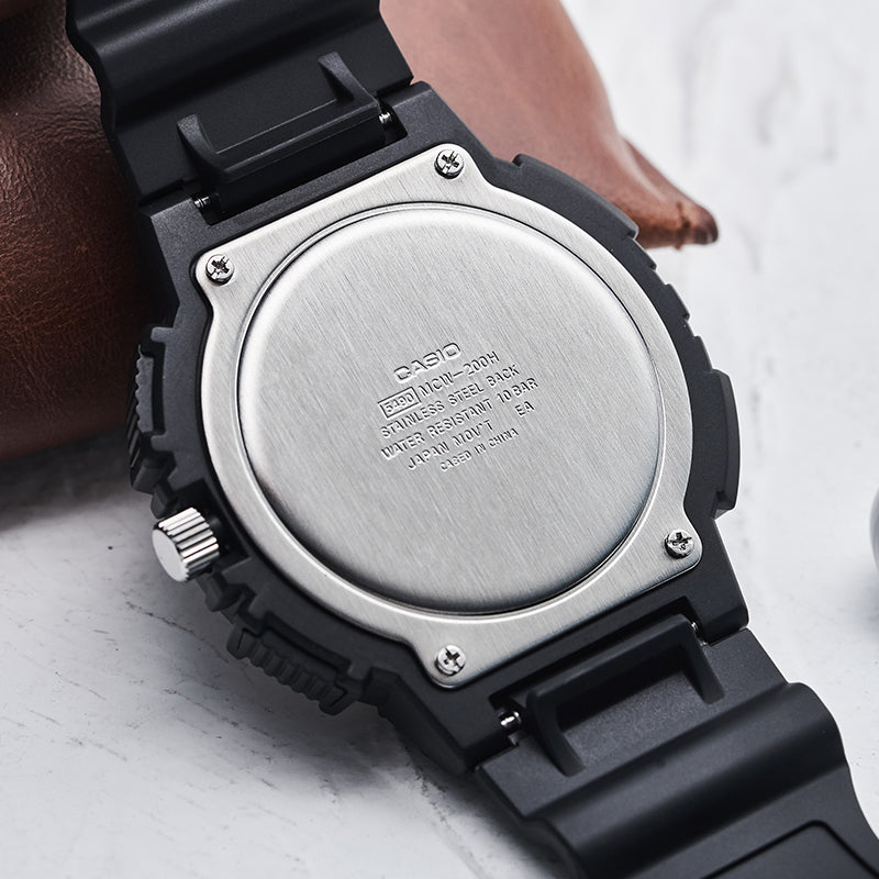 CASIO G-Shock Digital 'Black & White' MCW-200H-9A&BA-110RG-7A