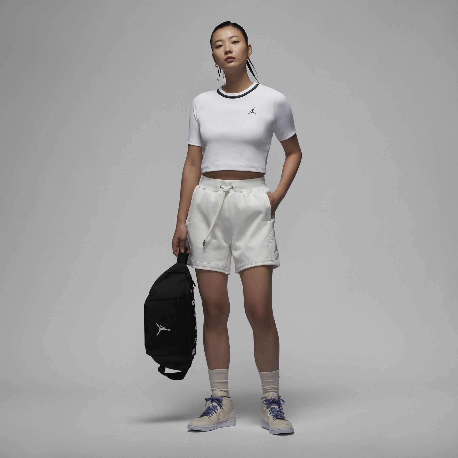 (WMNS) Air Jordan Knit Crop T-shirt Asia Sizing 'White Black' FV7090-100