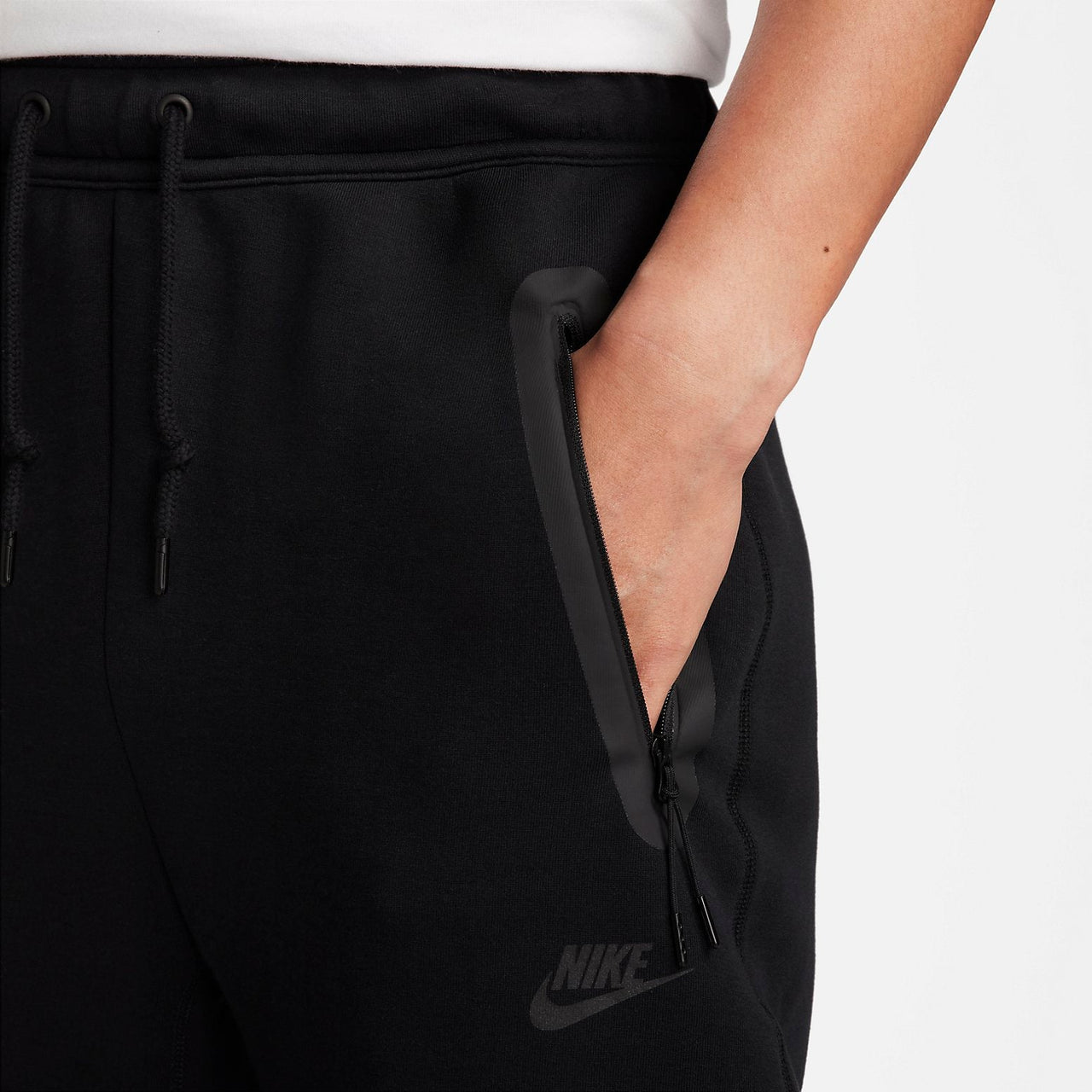 Nike Sportswear Tech Sweatpants 'Black' FB8013-010