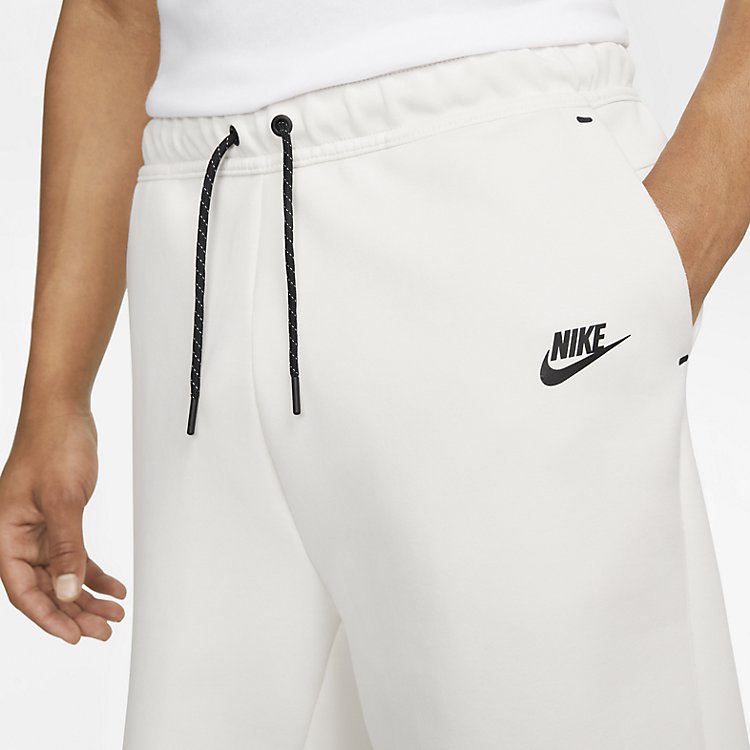 Nike Sportswear Tech Fleece Shorts 'Beige Black' CU4503-030