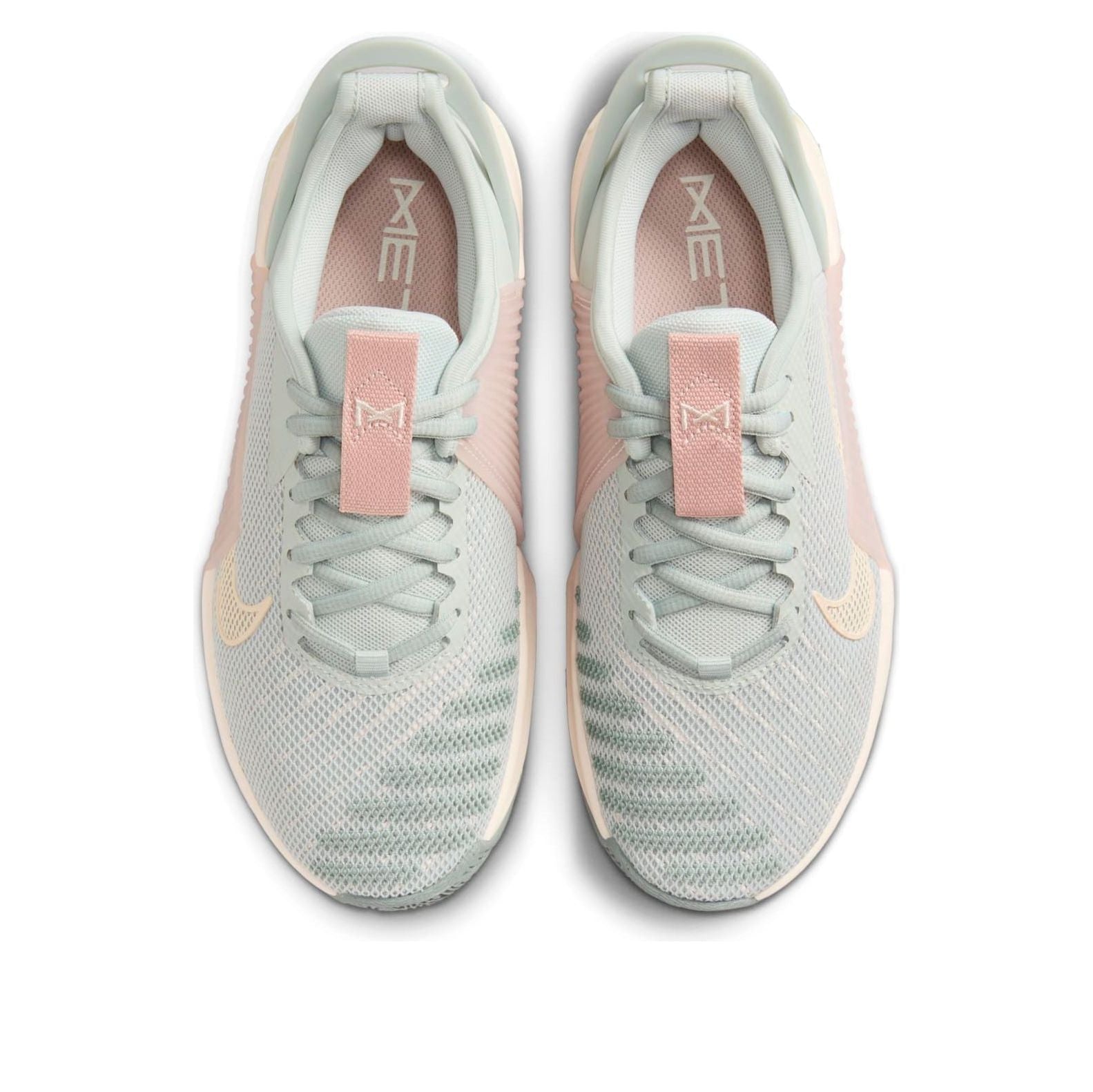 (WMNS) Nike Metcon 9 EasyOn 'Light Silver Pale Ivory-Guava Ice' DZ2540-002