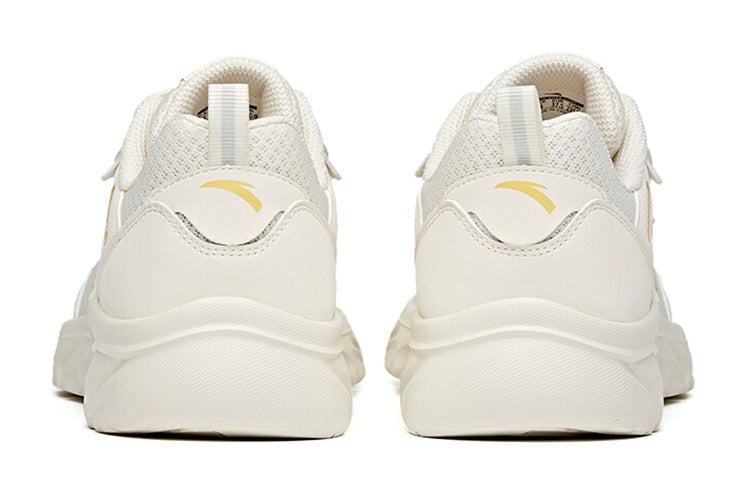 (WMNS) ANTA Run Collection 'White Yellow Blue' 922125527-7