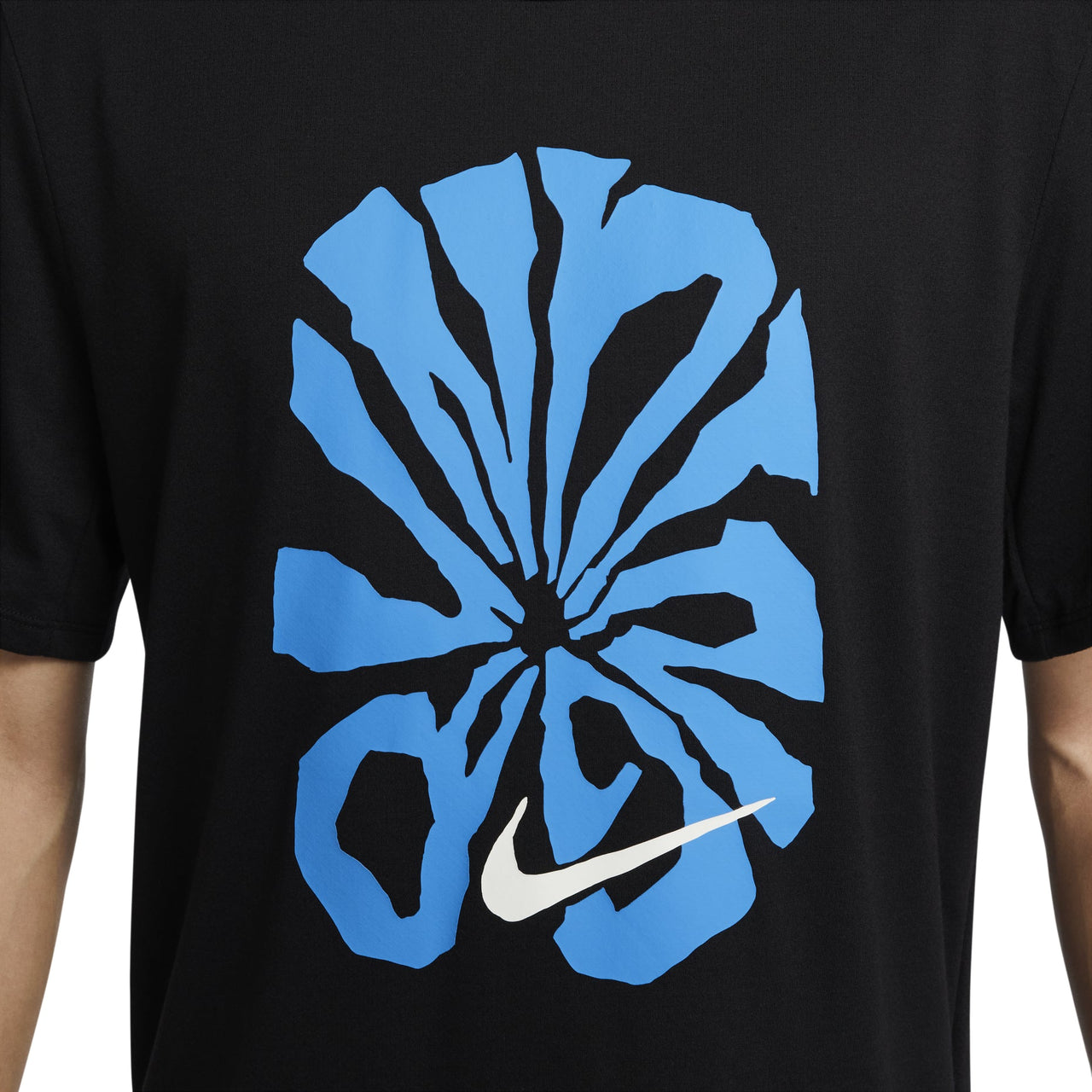 Nike Rise 365 Run Energy Dri-FIT Running T-Shirt Asia Sizing 'Black' FZ1081-010