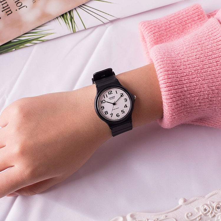 CASIO Female YOUTH Japan / South Korea Fashion Black Analog MQ-24-7B2