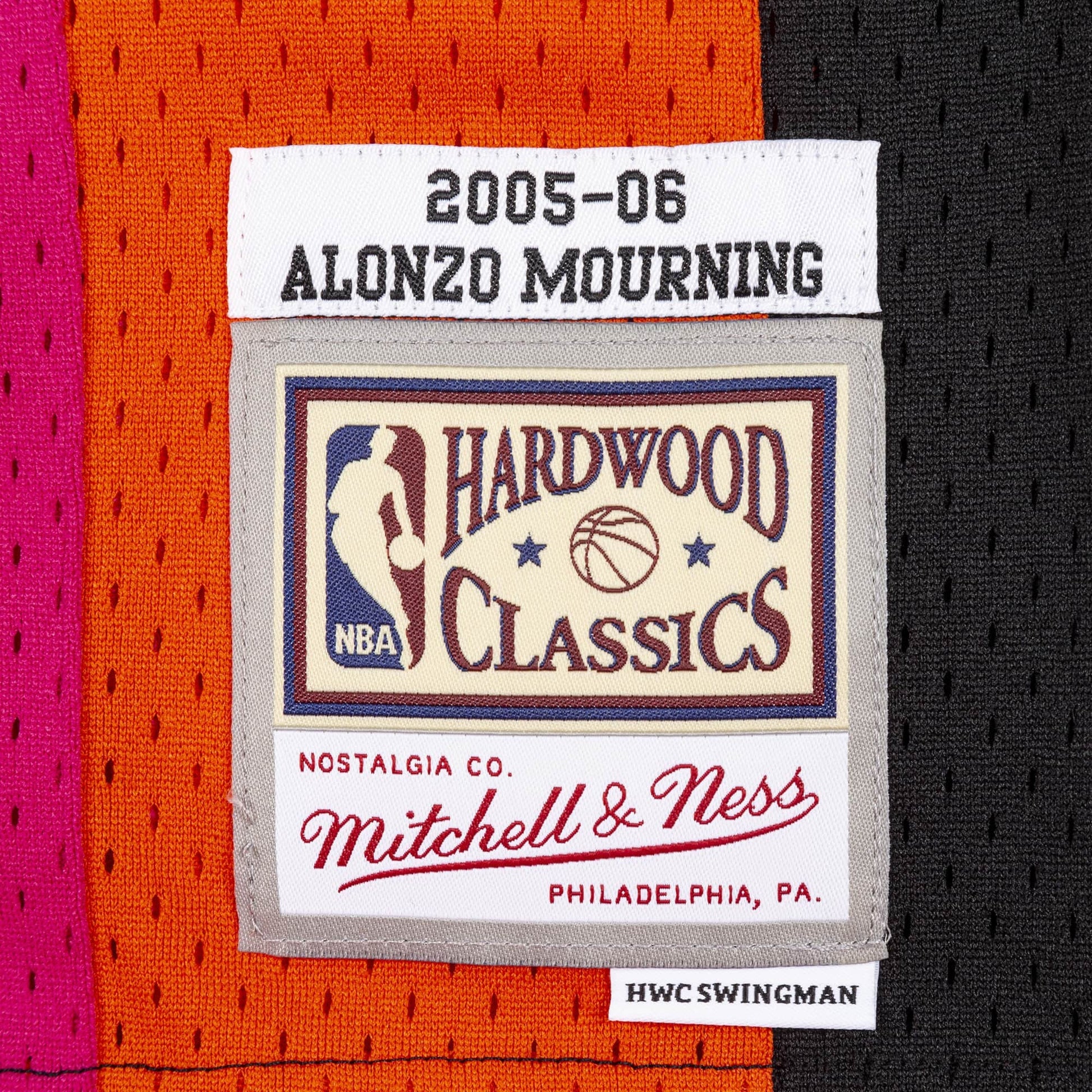 Mitchell & Ness x NBA Miami Heat 2005-06 Swingman Jersey 'Alonzo Mourning 33' SMJYCP19242-MHEBLCK05AMO