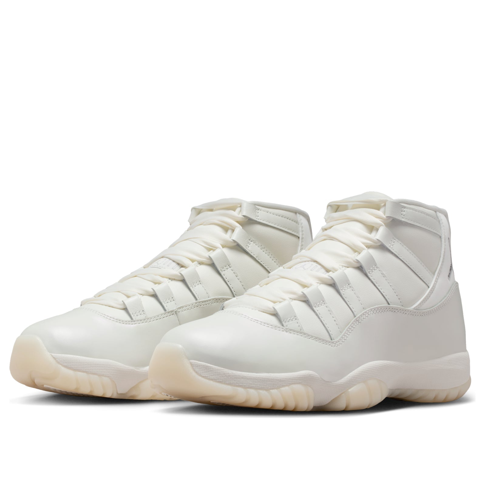 (WMNS) Air Jordan 11 Retro 'Pearl' AR0715-110