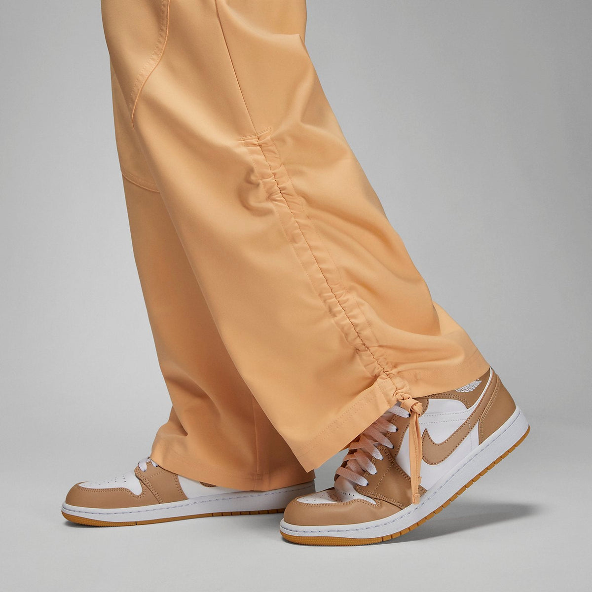 (WMNS) Air Jordan Chicago Pants 'Celestial Gold' DZ4436-251