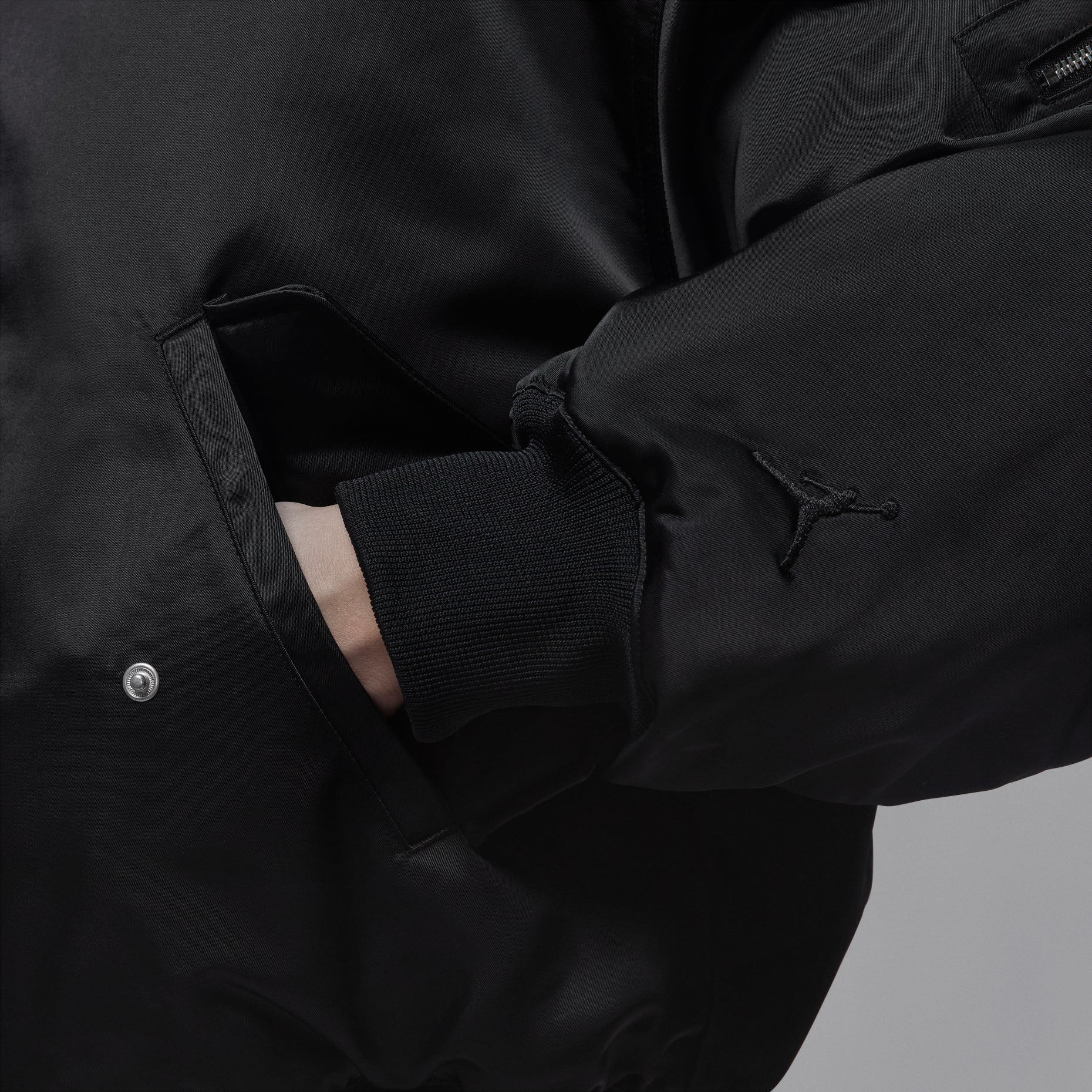 (WMNS) Air Jordan Renegade Flight Therma-Fit Reversible Jacket 'Black' HV0358-010