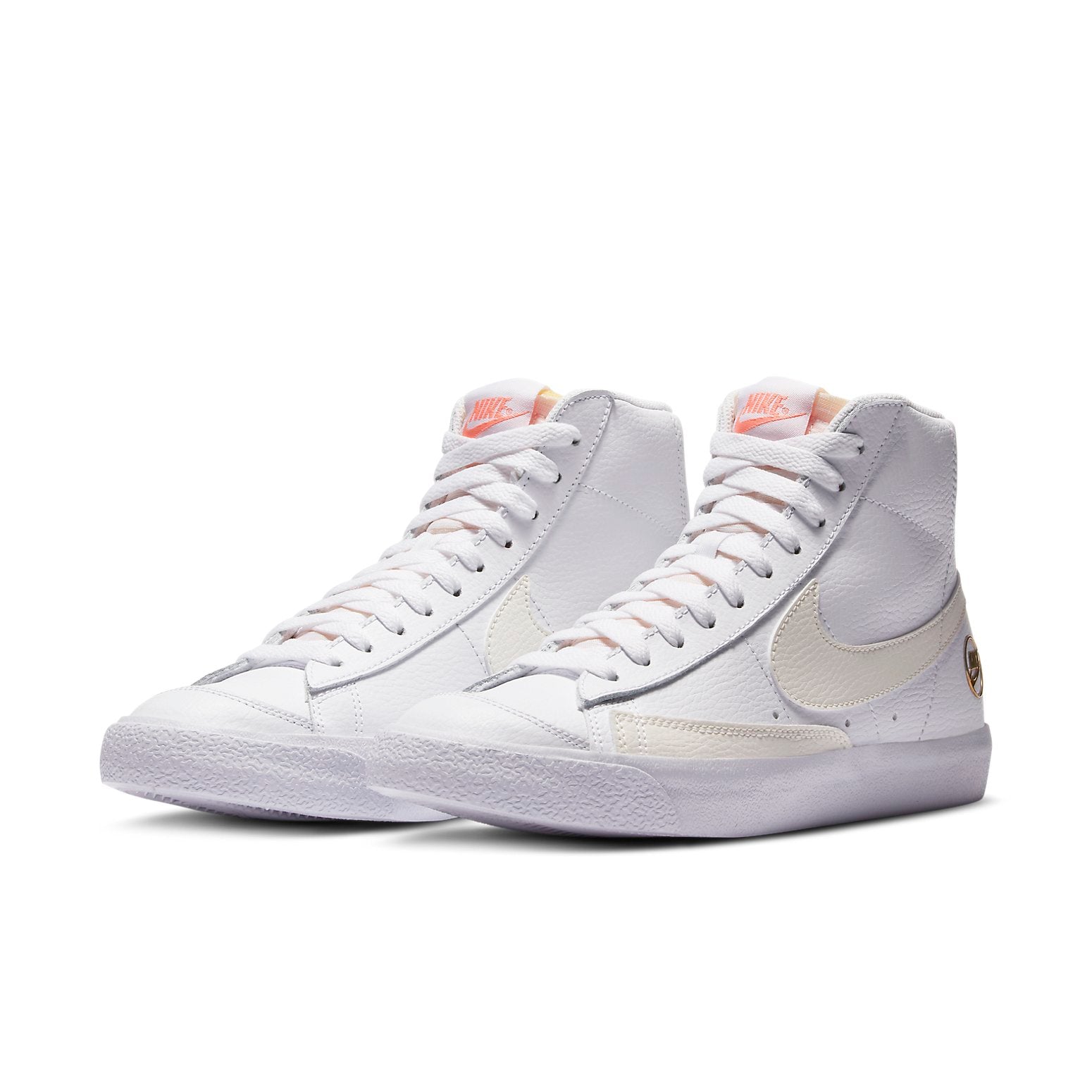 (WMNS) Nike Blazer Mid '77 Vintage 'Gold Emblem' DC1421-100